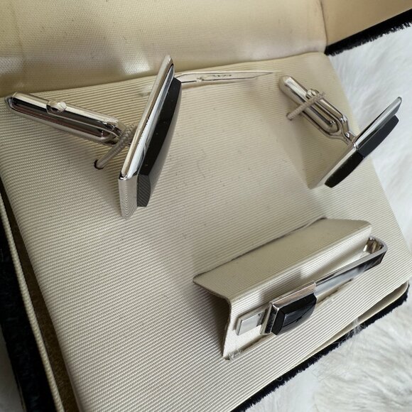 Vintage IN BOX Swank Grand Prix Black Onyx Silver Tone Cufflink & Tie Bar Set - Picture 4 of 4